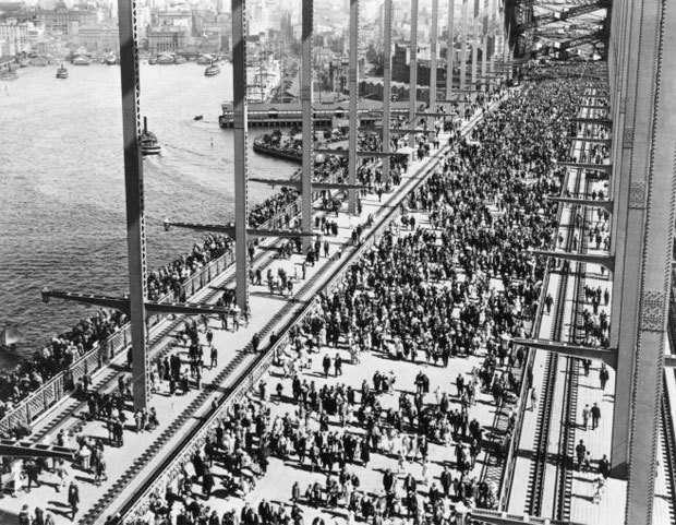 What Did Sydney Harbour Bridge Look Like  in 1932 