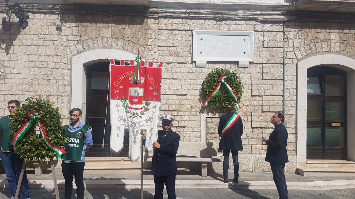 unplibasilicata's tweet photo. Cerimonia #25Aprile @ComunediBarile 
Anniversario della #Liberazione 
Viva la Libertà, la Pace e la Democrazia!
Viva l'Italia 🇮🇹 
#Volontari #ServizioCivile #Unpli #Basilicata @prolocobarile https://t.co/NSOcWXz8I7