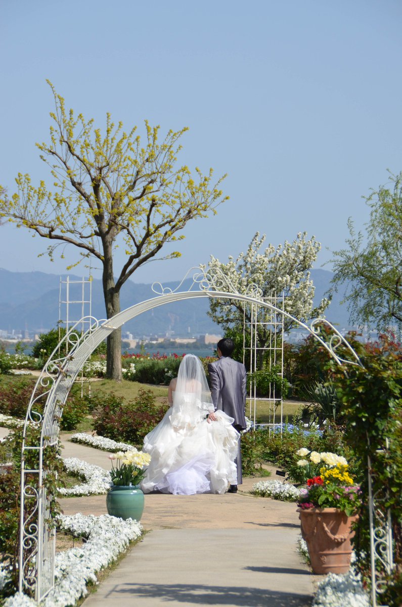 ike2001masa1's tweet photo. びわ湖大津館で結婚式の先撮り　春だね #びわ湖 #大津館 #結婚式 #前撮り　#春だね　#カメラ好きな人と繋がりたい  #写真好きな人と繋がりたい https://t.co/pzyn6PHvV2