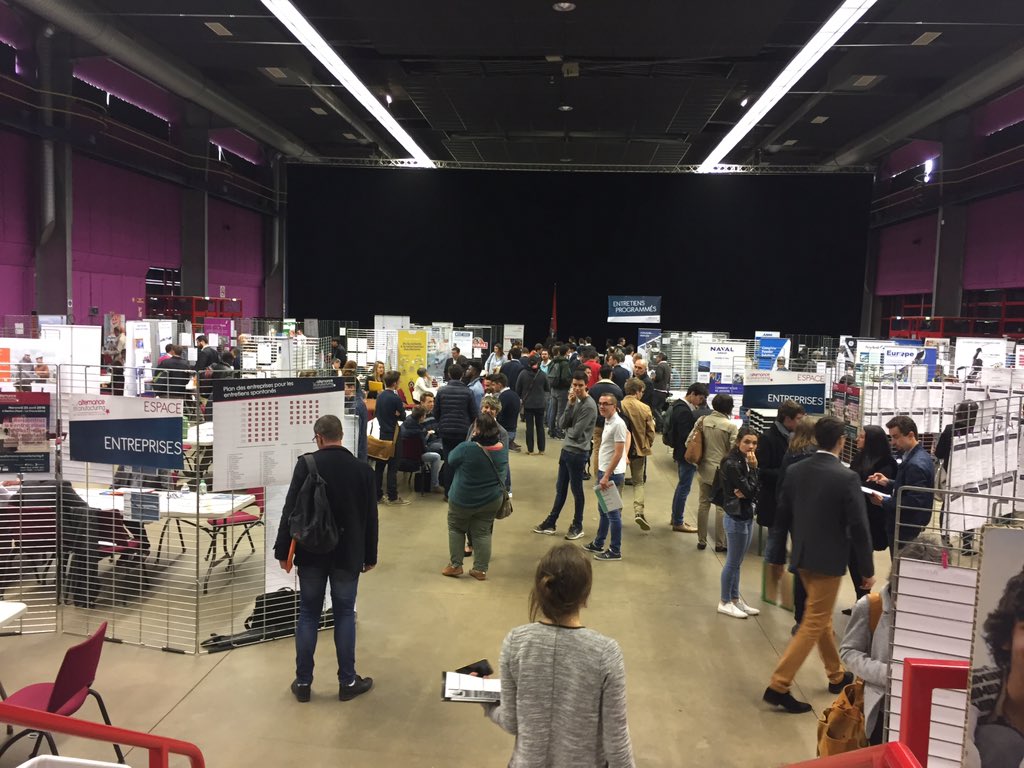 Neopolia_'s tweet photo. #OpenForBusiness c'est à la Trocardiere ce matin : merci à l'@IRTJulesVerne pour l'accueil de notre événement pendant son #alternanceManufacturing #Industrie #CollaborativeBusiness #Competences #JustBehindTheCurtain @CDMpdl https://t.co/AKDiTgZhMA