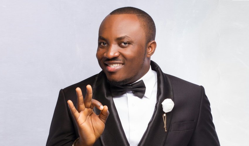 RevolvePlus's tweet photo. @dkbghana Joins @Hitz1039FM With Radio Comedy Show “Free Your Mind” https://t.co/Bu9QXPFklB #GBTvRadio https://t.co/NbcBGb8B5c
