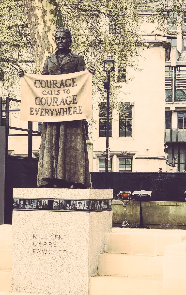 WomenBuzz tweet media