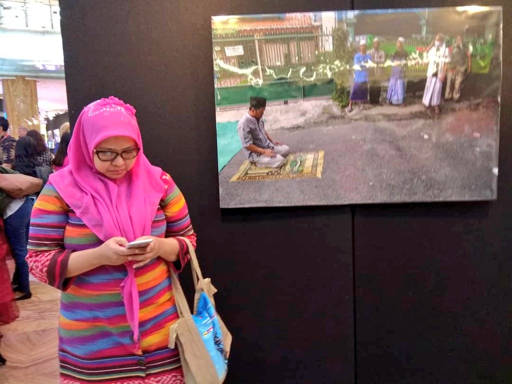 feri_latief's tweet photo. Memanjakan mata dengan 100 foto di The Jakarta Post HEADLINERS Photo Exhibition
#jakpost35th
#JakpostHeadliners
@jakpost
@nezarpatria
@FebyIndirani
@bertowedha https://t.co/kUGteTOsvR