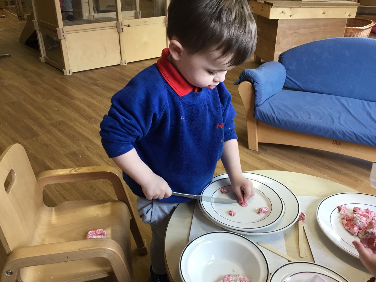 neilston_madras's tweet image. Preparing food #roleplay #usingourimagination