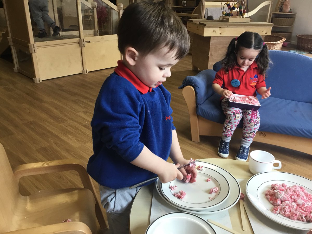 neilston_madras's tweet image. Preparing food #roleplay #usingourimagination