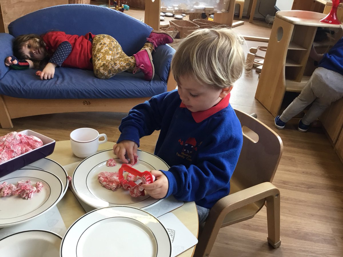 neilston_madras's tweet image. Preparing food #roleplay #usingourimagination