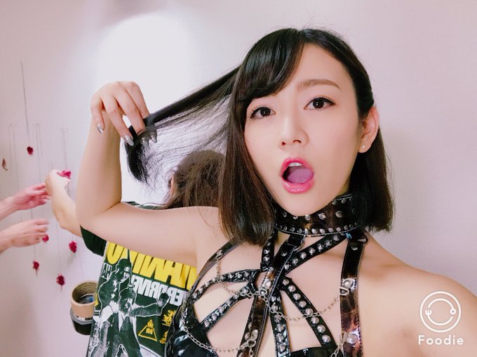 あんまり似合わないKISSみたいな衣装で頑張る西野翔メンバー https://t.co/v11tcPfogd<a href="/tag/%E3%83%92%E3%83%97%E3%83%8E%E3%82%B7%E3%82%B9%E3%83%9E%E3%82%A4%E3%82%AF"class="tags"><span>#ヒプノシスマイク</span></a>