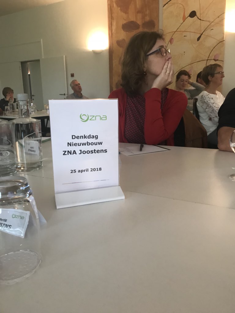 MiekeVanGram's tweet photo. Klaar voor inspiratiesessie #goestingarchitecten op denkdag van ZNA. Deuitdagingen in #zorg werden meteen scherp gesteld door @VBenad https://t.co/sknpXqQMTi