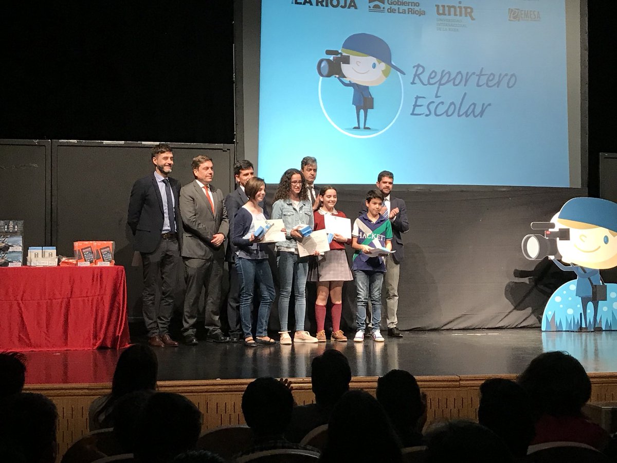 ECLarioja's tweet photo. #ReporteroEscolar 🎙🗞| Enhorabuena a los equipos de centros de @ECLarioja que han sido galardonados en el concurso @ReporterEscolar y nuestro reconocimiento a todos los escolares riojanos que han participado en esta iniciativa.
Más info 👉 https://t.co/zMo9K7C8dd https://t.co/99loyX319P