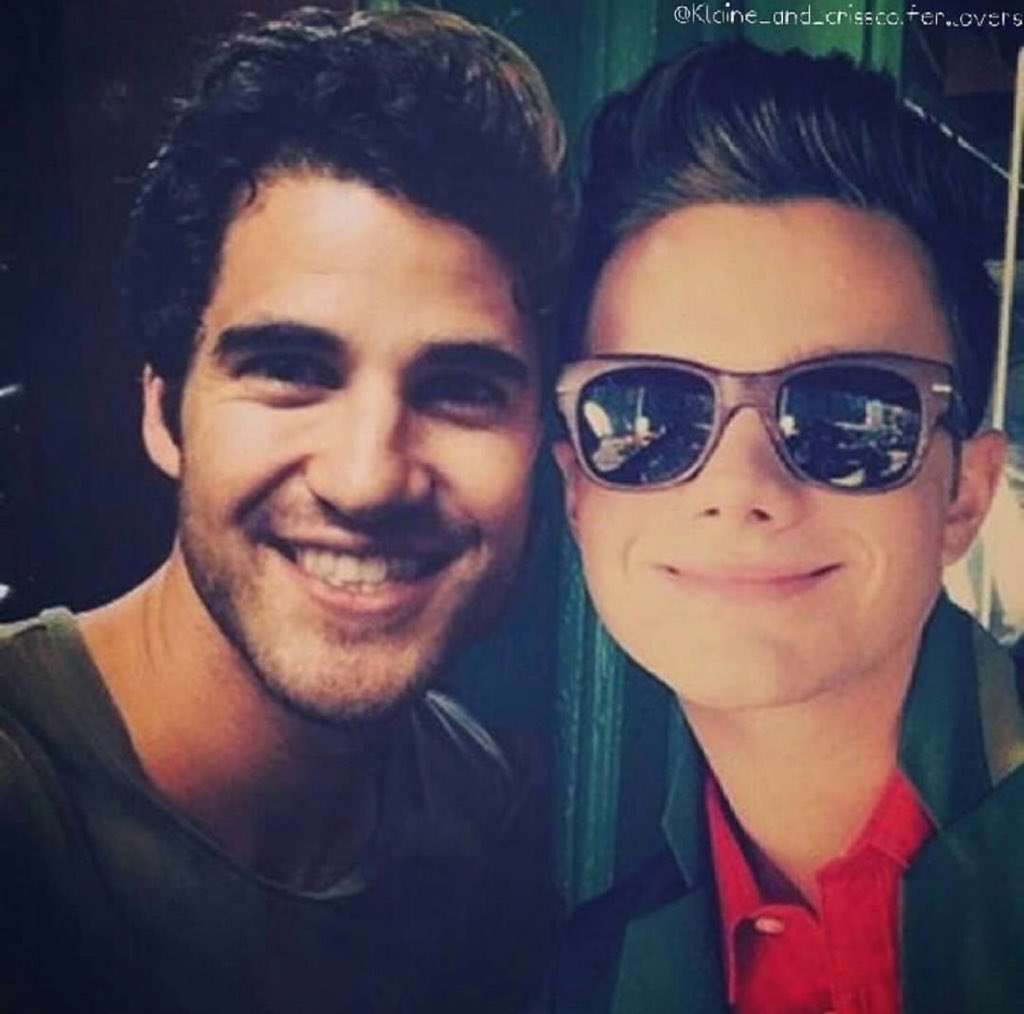 Joyeux anniversaire de mariage bébé! 3 ans de mariage et 4 ans de bonheur. Tu illumines ma vie tous les jours un peu plus.Je t’aime plus que tout et pour toujours.Rien ne me rend plus heureux que de penser que je vais passer le reste de ma vie à tes côtés!❤️