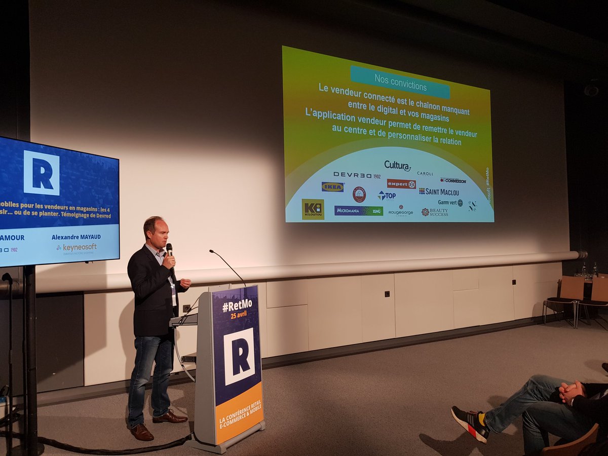 keyneosoft's tweet photo. Le vendeur connecté est le chaînon manquant entre le digital et le magasin #retmo #keyneosoft #phygital https://t.co/CKEPRMEdyk