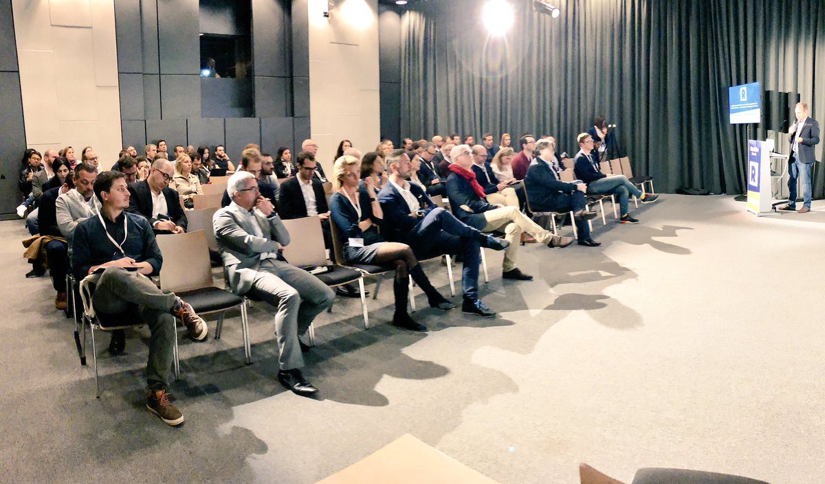 RetMoFr's tweet photo. Audience nombreuse et studieuse pour @DEVRED_officiel et @keyneosoft https://t.co/3YsJLlWdfX