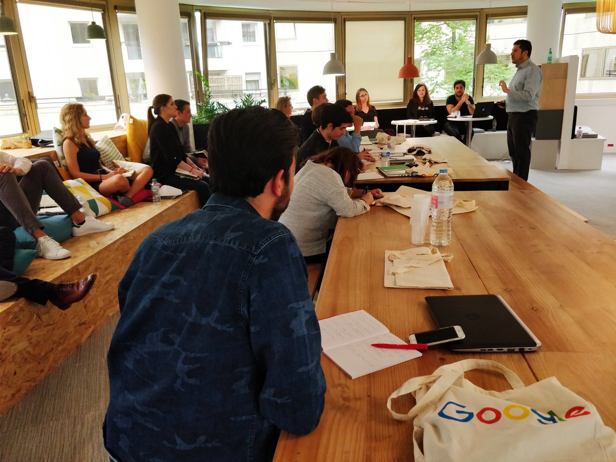 Super formation pour la team Qwamplify sur le digital et sur les outils #marketing de <a href="/Google/">Google</a>. Par Olivier Lorenzelli <a href="/Newsandcars/">Olivier Lorenzelli</a> <a href="/GoogleFR/">Google FR</a> <a href="/Adsvisers/">Qwamplify SEA (le nouveau nom d’Adsvisers)</a>