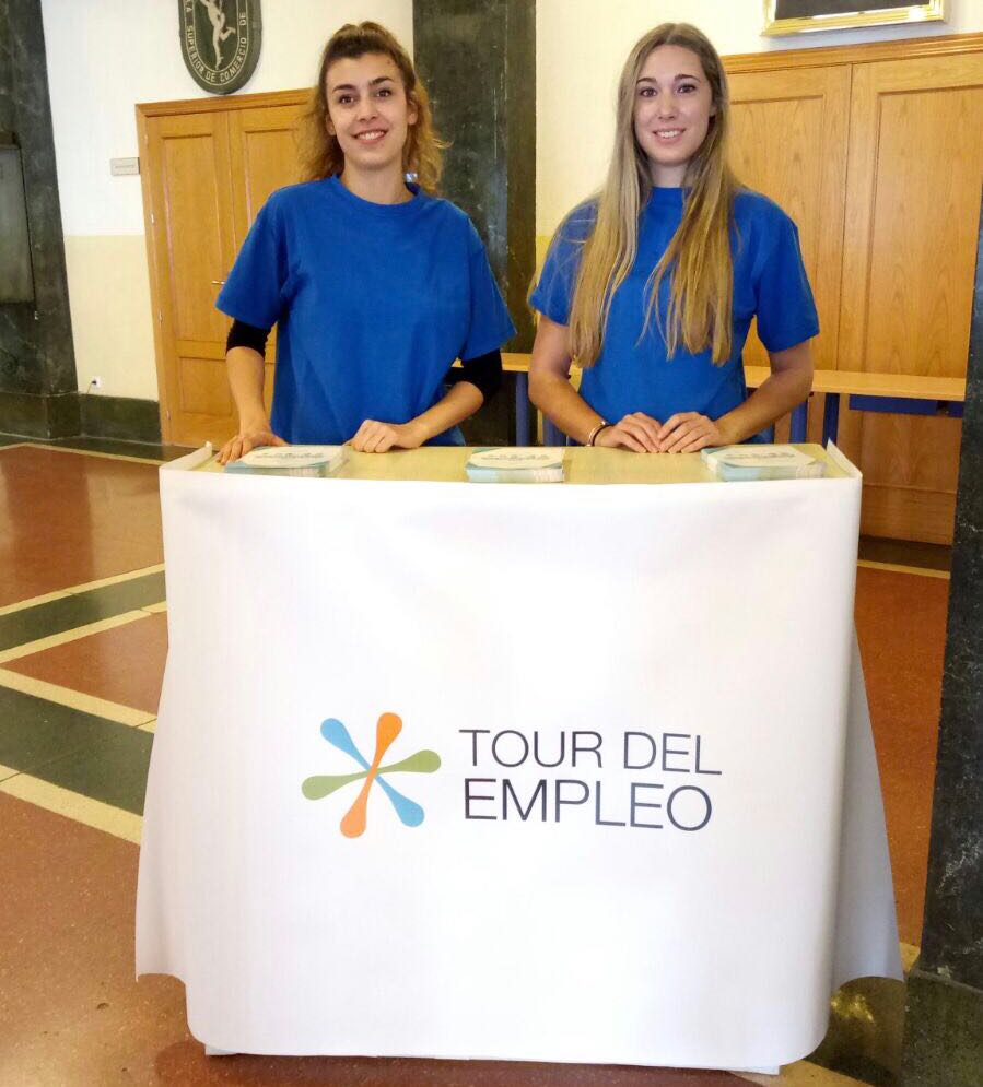 Si necesitáis ayuda o consejos sobre la Feria Virtual Nuestras compañeras están hoy en lafacultad de turismo de <a href="/unicomplutense/">Complutense</a>  para ayudaros.😊
¡No dudéis en acercaros a preguntar!