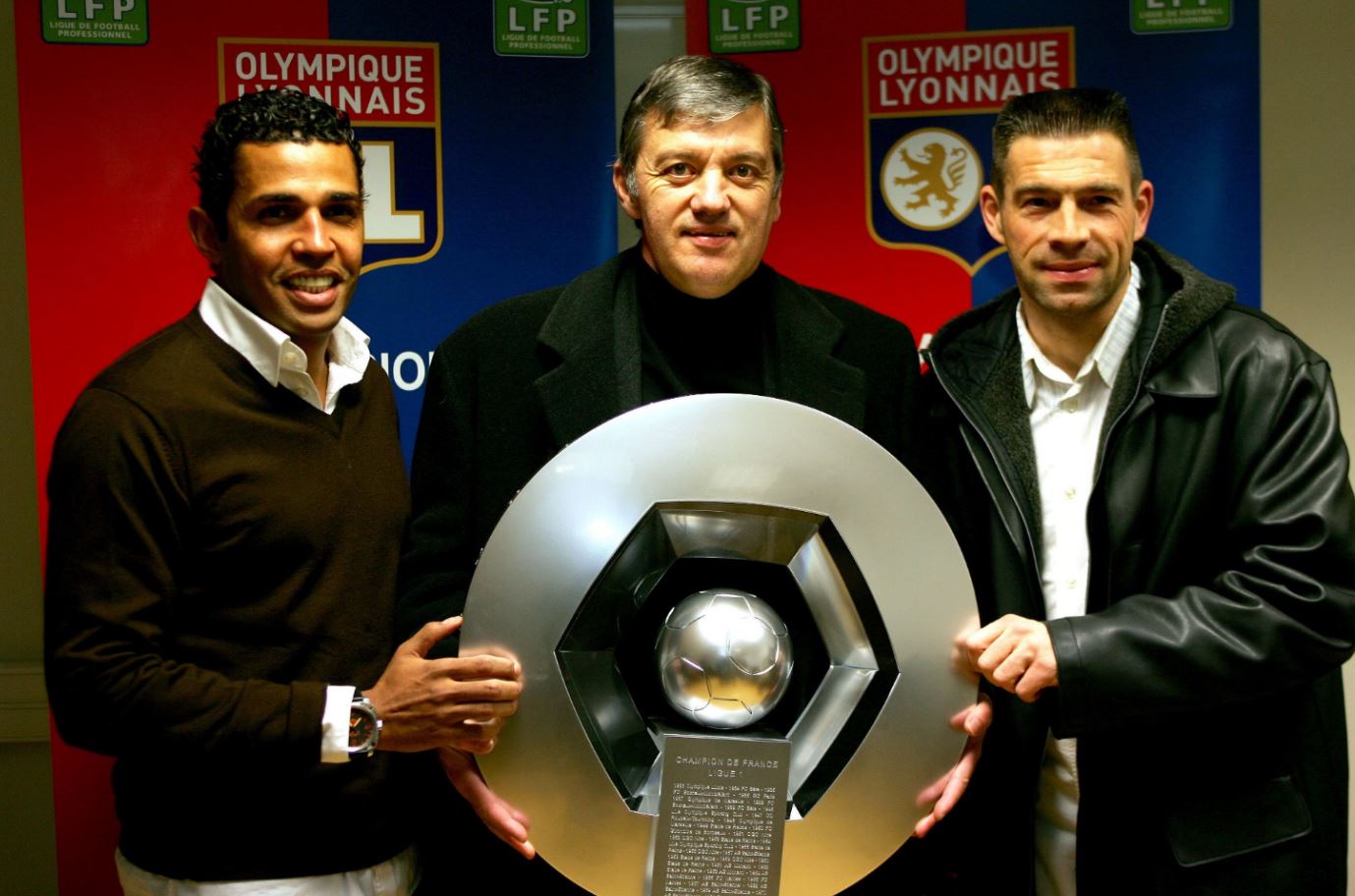 Olympique Lyonnais Twitter वर: &quot;Joyeux anniversaire à Jacques Santini,  premier entraîneur champion de France avec la #teamOL, qui fête ses 66 ans  ! … https://t.co/iUNz0JhIWn&quot;