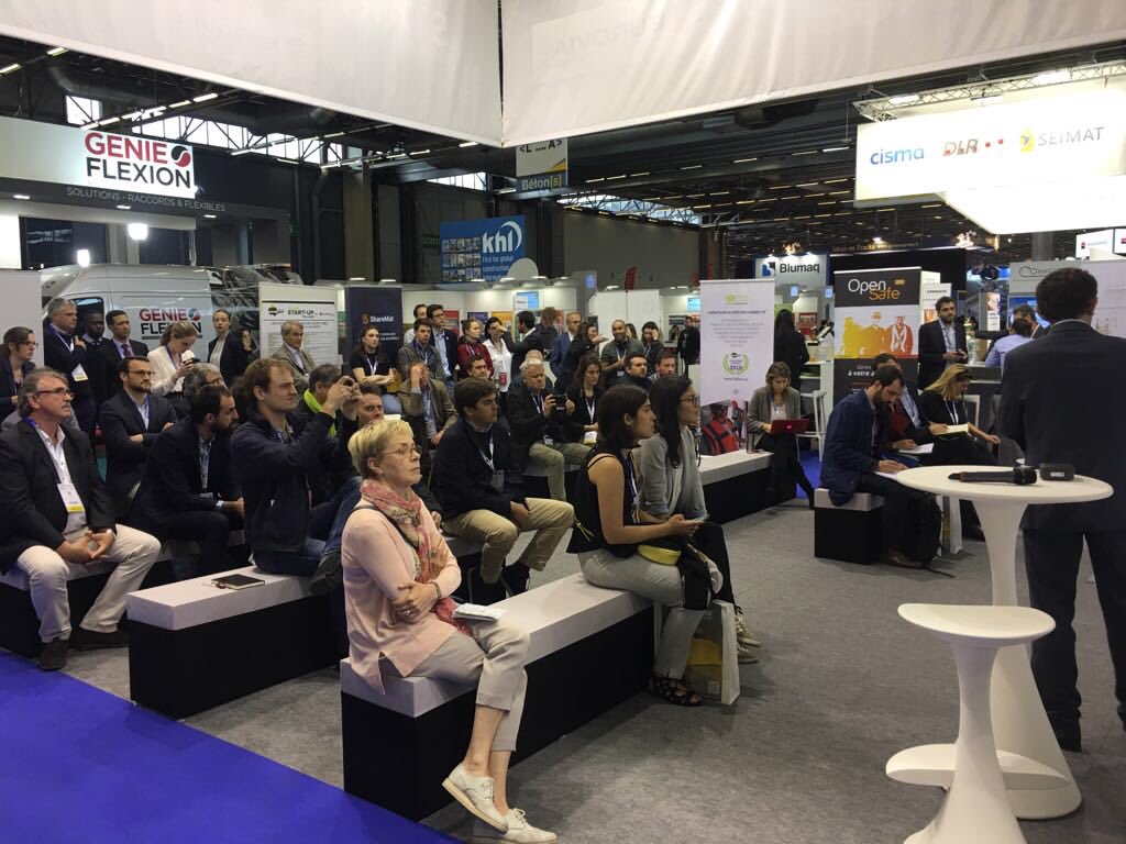 intermatparis's tweet photo. Vous êtes venus nombreux pour découvrir les projets innovants des start-ups au Village Start-Up by @Eurovia_Group, au cœur du salon #INTERMATParis https://t.co/MxNS4czeXz