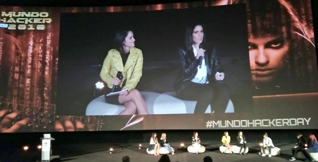 Totemoheda's tweet photo. Necesaria y encantadora mezcla en la mesa redonda de #MundoHackerDay titulada #HackWoman: Mujeres y Ciberseguridad. @sbarrera0 @Drodriguezleal @MMontesDiaz @PilarinaVilla @tamarahueso @TalaveraMaria #AlboraTrimiño #RosaDiaz 👩🏻💻🔒💪🏼 https://t.co/doe2IUUzTD