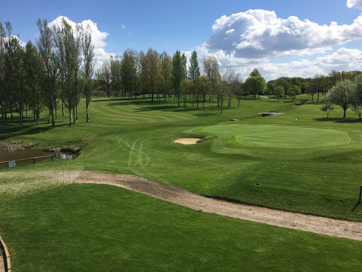 eintegrations's tweet image. Lovely sunny day down at @RadlettParkGolf where we are installing an extra till in the bar and upgrading existing tills to our latest POS version. Lovely view from the Club House!
