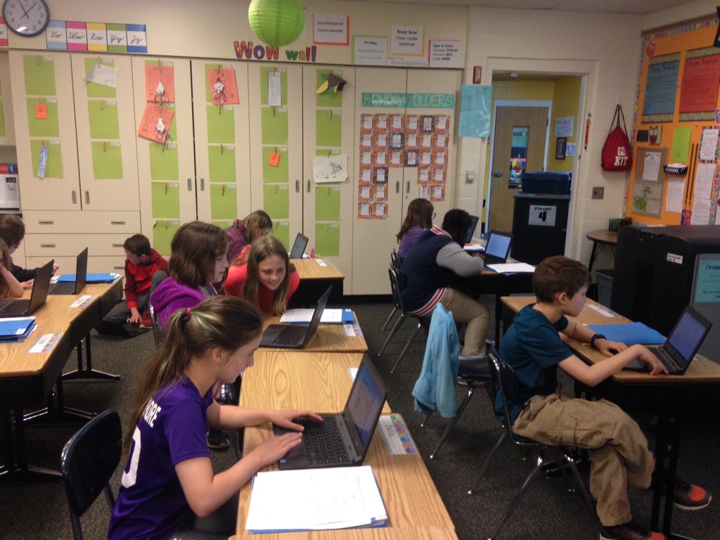 Ms_TShu's tweet photo. Researching immigration for our multigenre project! #GLCSryan #multigenreproject #learningoutsidethebox https://t.co/rbRONX12m6