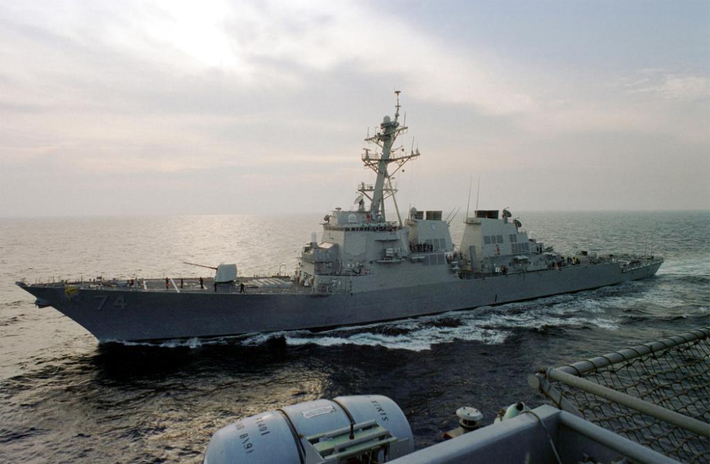 #OTD 1998: 20 years ago, #USNavy commissioned 24th Arleigh Burke-class destroyer #USSMcFaul. #DDG74 is named after Chief Petty Officer Donald L. McFaul, a SEAL who posthumously received the Navy Cross for attempting to save a platoon member while serving in Panama.
