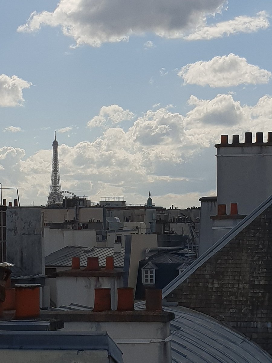 ChapmanVent's tweet photo. Stuff the view from the road, the roof terrace has a bit of a view! https://t.co/vXhClaEbdx