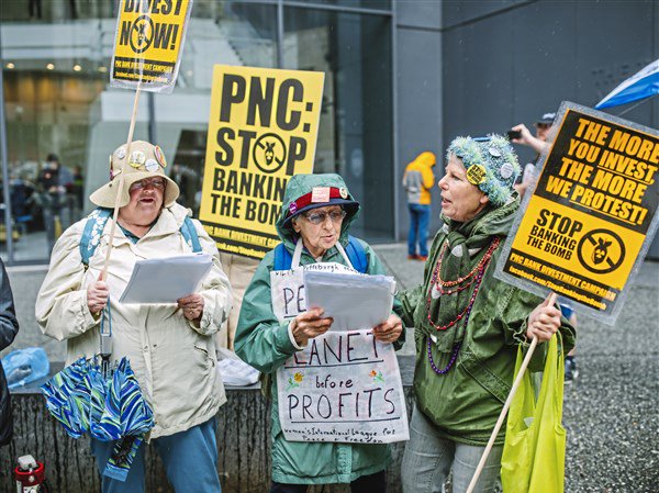 CrainPittsburgh's tweet photo. 'Raging Grannies' want @PNCBank to stop lending to companies involved in making nuclear weapons. Via Pittsburgh Post-Gazette https://t.co/hMsZiVITbo https://t.co/FufqRnAcjw