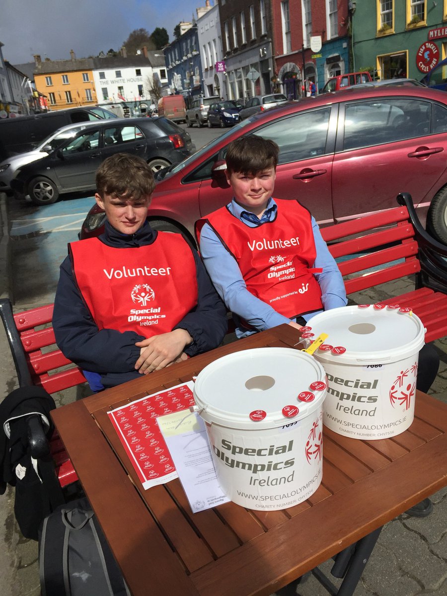 Maire_Fleming_'s tweet image. Well done to our Transition Years for volunteering to fundraise for @SOIreland annual collection day in Kinsale last Friday.
They were thrilled to help raise €1873 for this worthy cause! @kcsreligion @KinsaleComSch @KinsaleTY #specialolympicsireland
