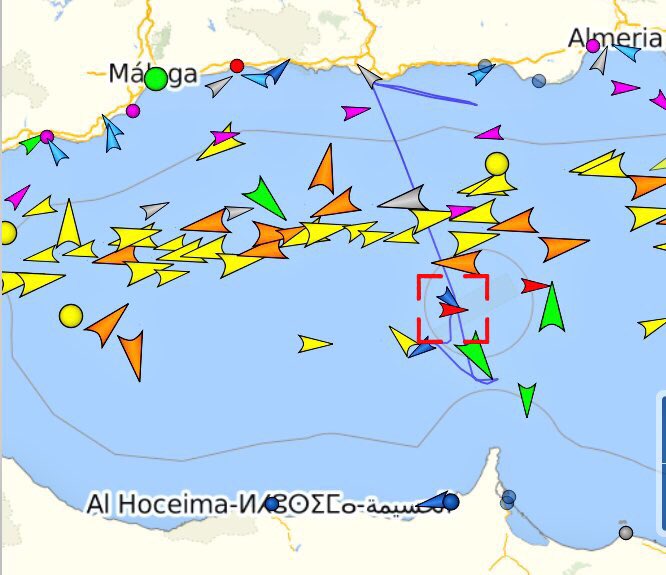 SRodrigoruiz's tweet photo. #ESPAÑA Localizada una balsa con 38 personas, se busca otra con unas 51. Desplegado un helicóptero y embarcación de @salvamentogob en #Mediterraneo español. El mal tiempo complica la búsqueda https://t.co/czXjgujaSG
