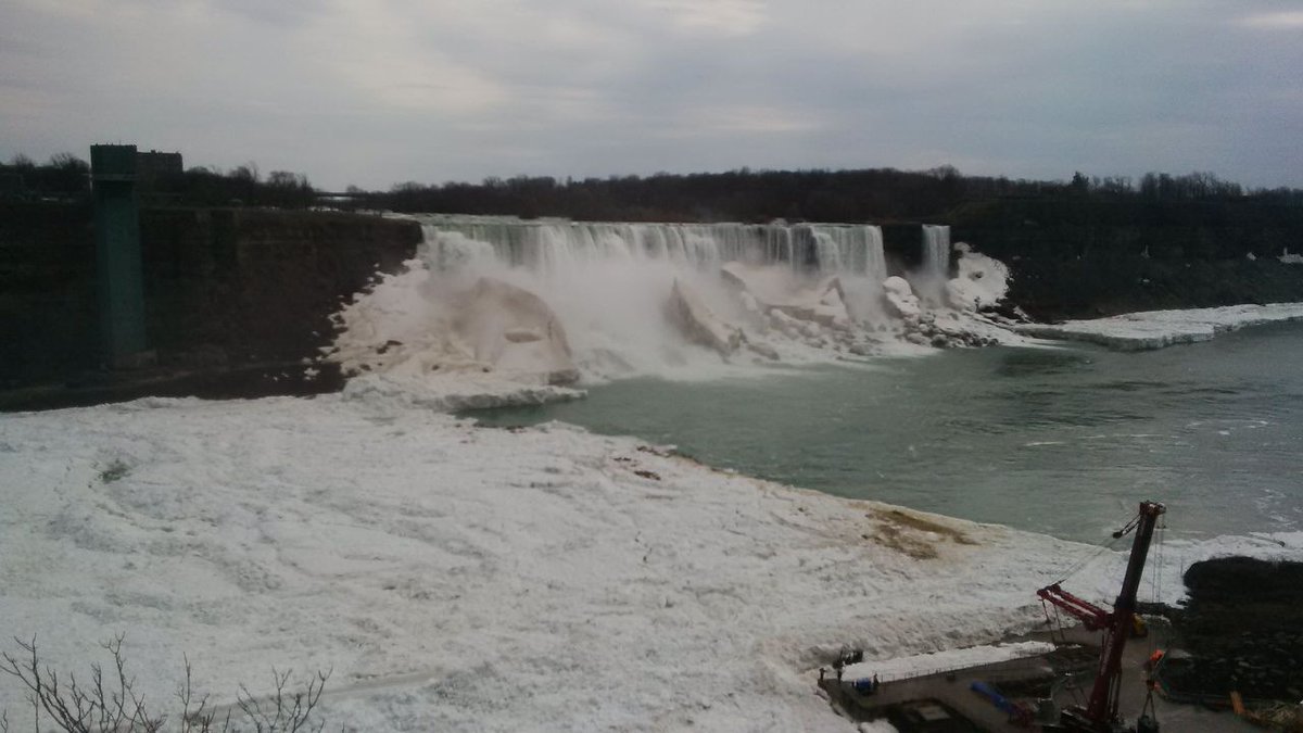NiagaraDayTour's tweet photo. In mid April this year we experienced a huge ice storm with heavy snowfall, ice pellets and strong winds. This event has had a serious impact on the Hornblower Niagara Cruise boat ride which typically opens on April 1st - this year the opening date has been pushed back into May. https://t.co/0MPV99umen