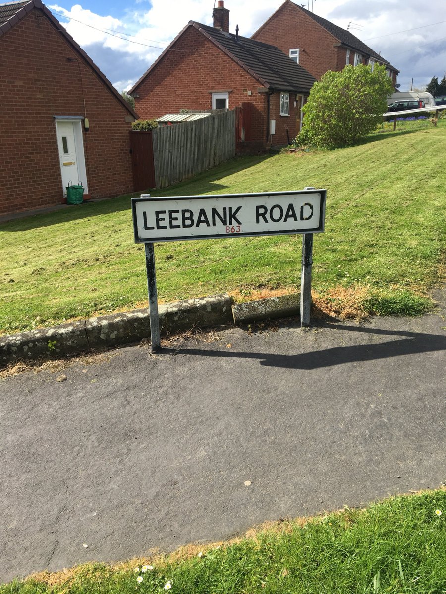 HalesowenWMP's tweet image. @HalesowenWMP have been out in the area of @LutleyPrimary issuing FPN tickets to inconsiderate motorists for wilful obstruction. Please be aware of pedestrian safety. #OpParkSafe #Inconsiderate #Halesowen