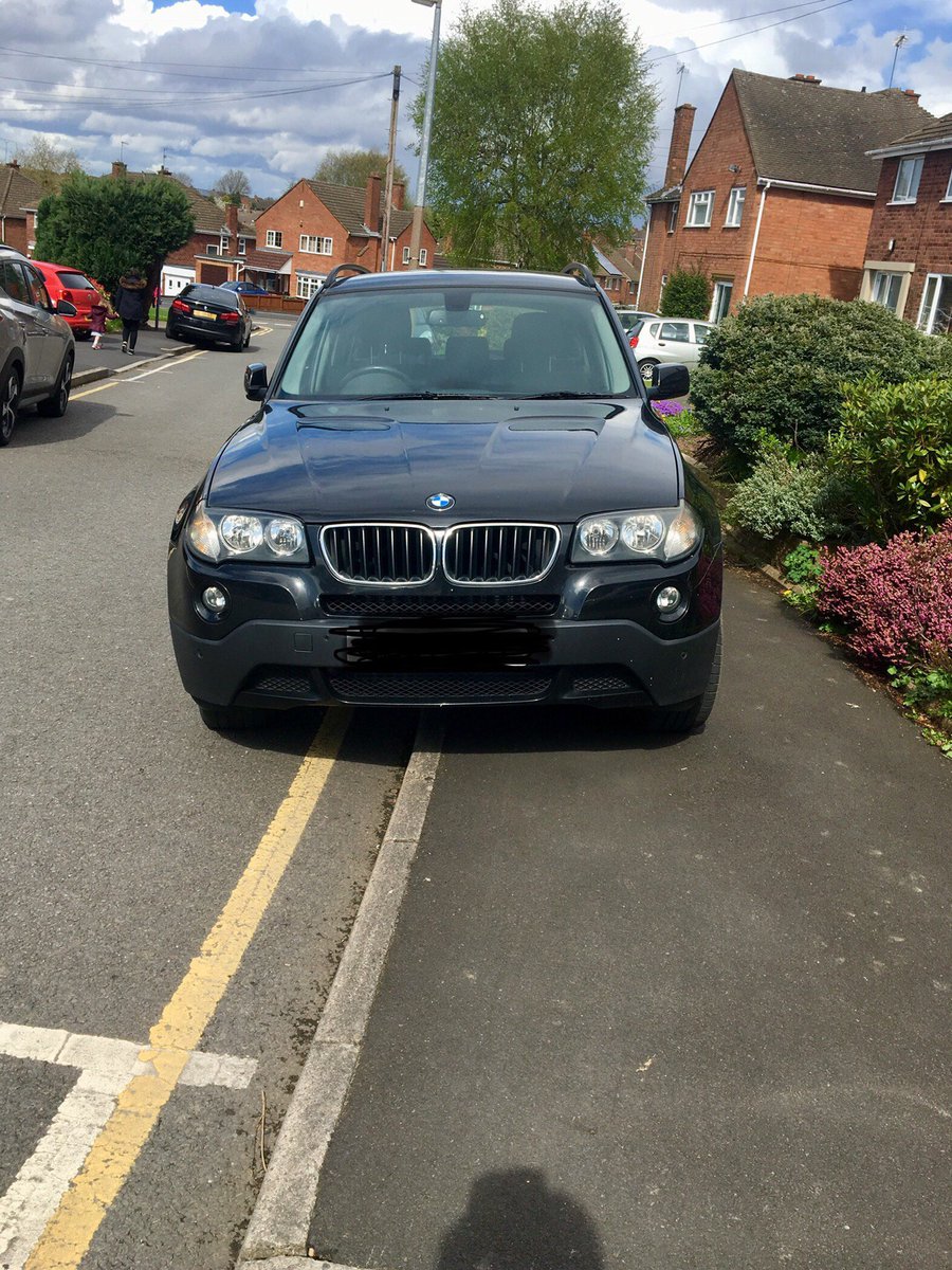HalesowenWMP's tweet image. @HalesowenWMP have been out in the area of @LutleyPrimary issuing FPN tickets to inconsiderate motorists for wilful obstruction. Please be aware of pedestrian safety. #OpParkSafe #Inconsiderate #Halesowen