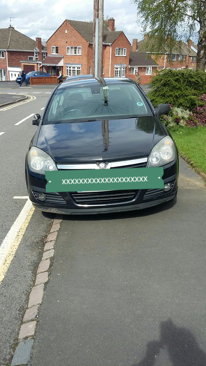 HalesowenWMP's tweet image. @HalesowenWMP have been out in the area of @LutleyPrimary issuing FPN tickets to inconsiderate motorists for wilful obstruction. Please be aware of pedestrian safety. #OpParkSafe #Inconsiderate #Halesowen