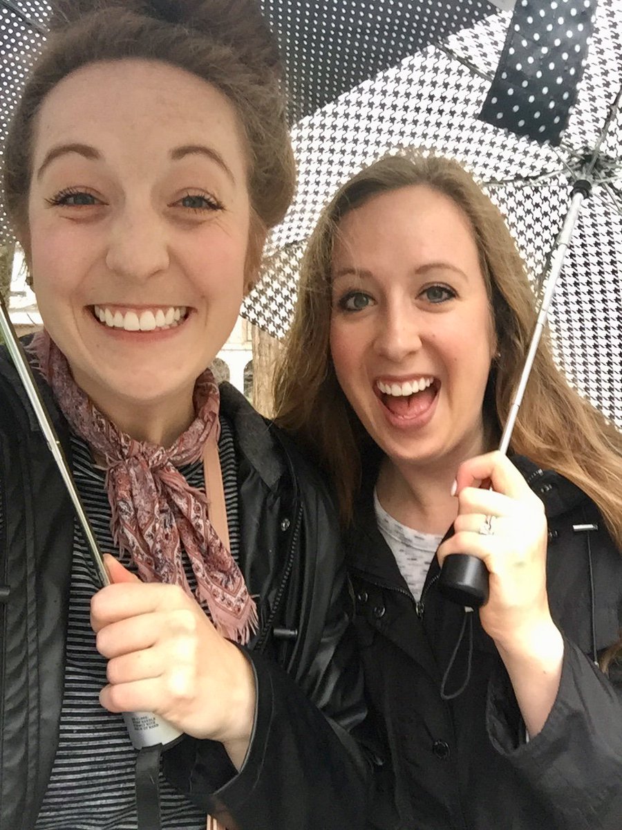 HayleeGates's tweet photo. Don’t worry, the rain isn’t keeping us from getting to NBC Studios. See ya tonight, @jimmyfallon! Fresh off the plane from one of your favorite places: Minnesota!!!! #boldnorth #tonightshow #bucketlist https://t.co/HGLcezyQTB
