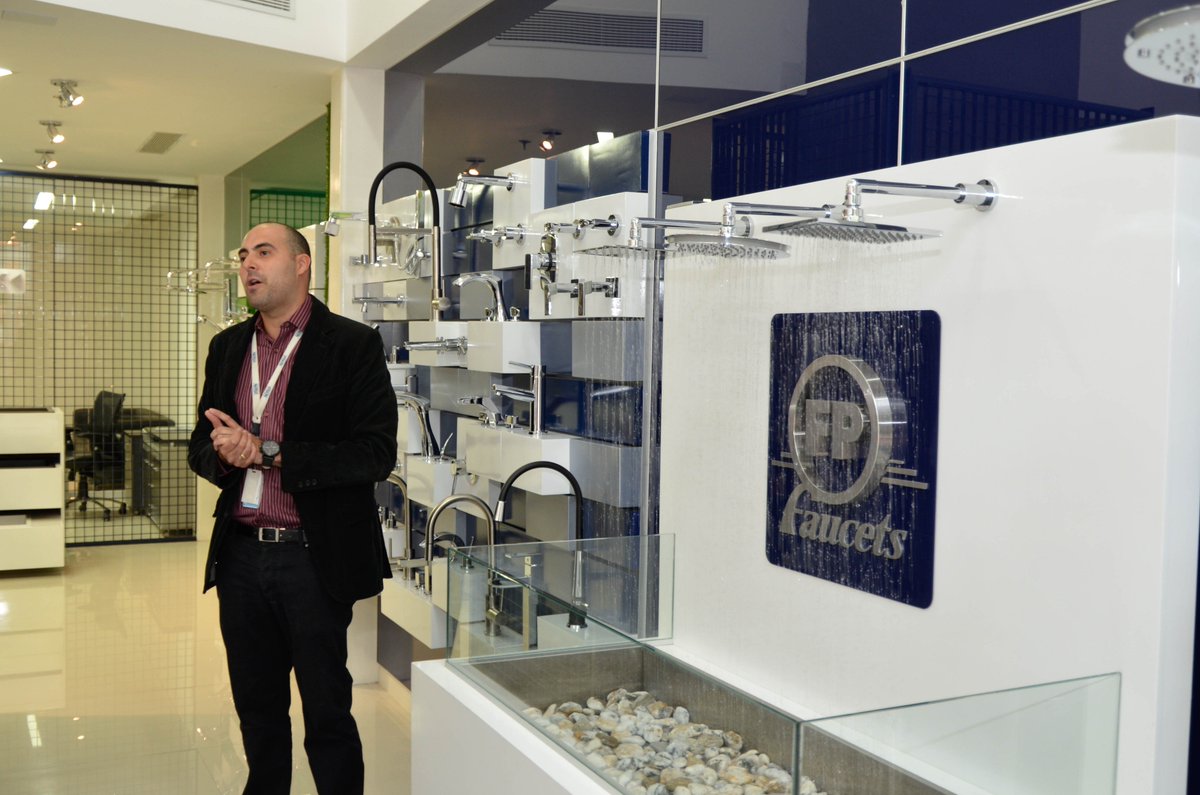 Grupo Pacífico inauguró su primer Showroom en Venezuela entrerayas.com/2018/04/grupo-… <a href="/FPacifico/">Fundición Pacífico</a>