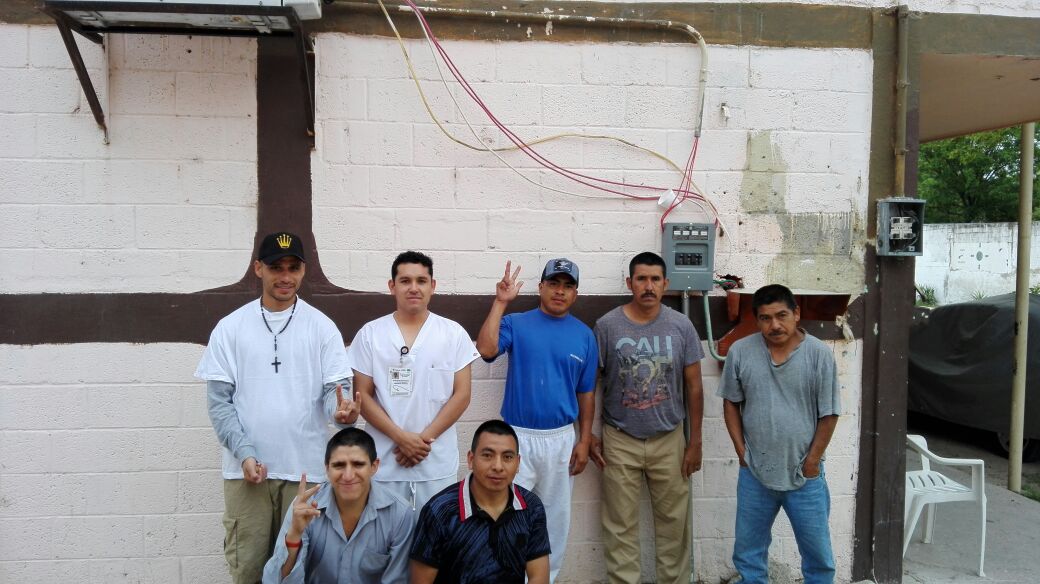 js02coah's tweet photo. #preparandonosparavenceralpaludismo, siguiendo con los eventos de la "Semana Nacional de Lucha Contra el Paludismo" se realizo platica y toma de toma de gota gruesa en casa del Migrante EMAUS https://t.co/z15wzQYyZf