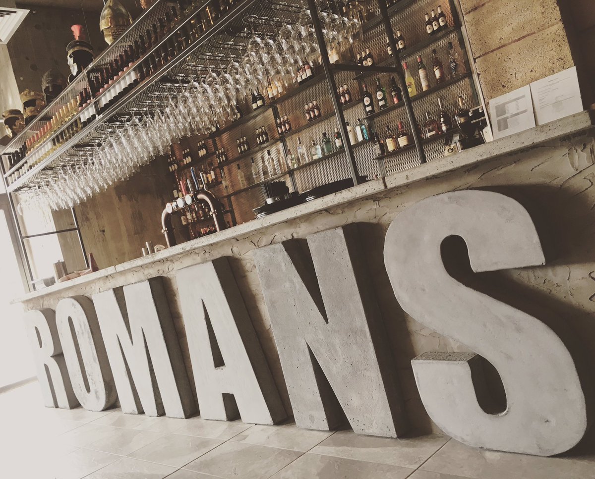 PizzeriaRomans's tweet photo. When your BAR is concrete 😉🍕😋 #RomansGlasgow 

#pizzeriaglasgow #pizzalife #pizzastory #pizzalove #romans #glasgowbar #glasgowcity #birra #moretti  #peroni #peronired #peronigranriserva #peroniglutenfree #sanpellegrino #aquapanna #arranciattarossa #limonata https://t.co/srpkNBRvcJ