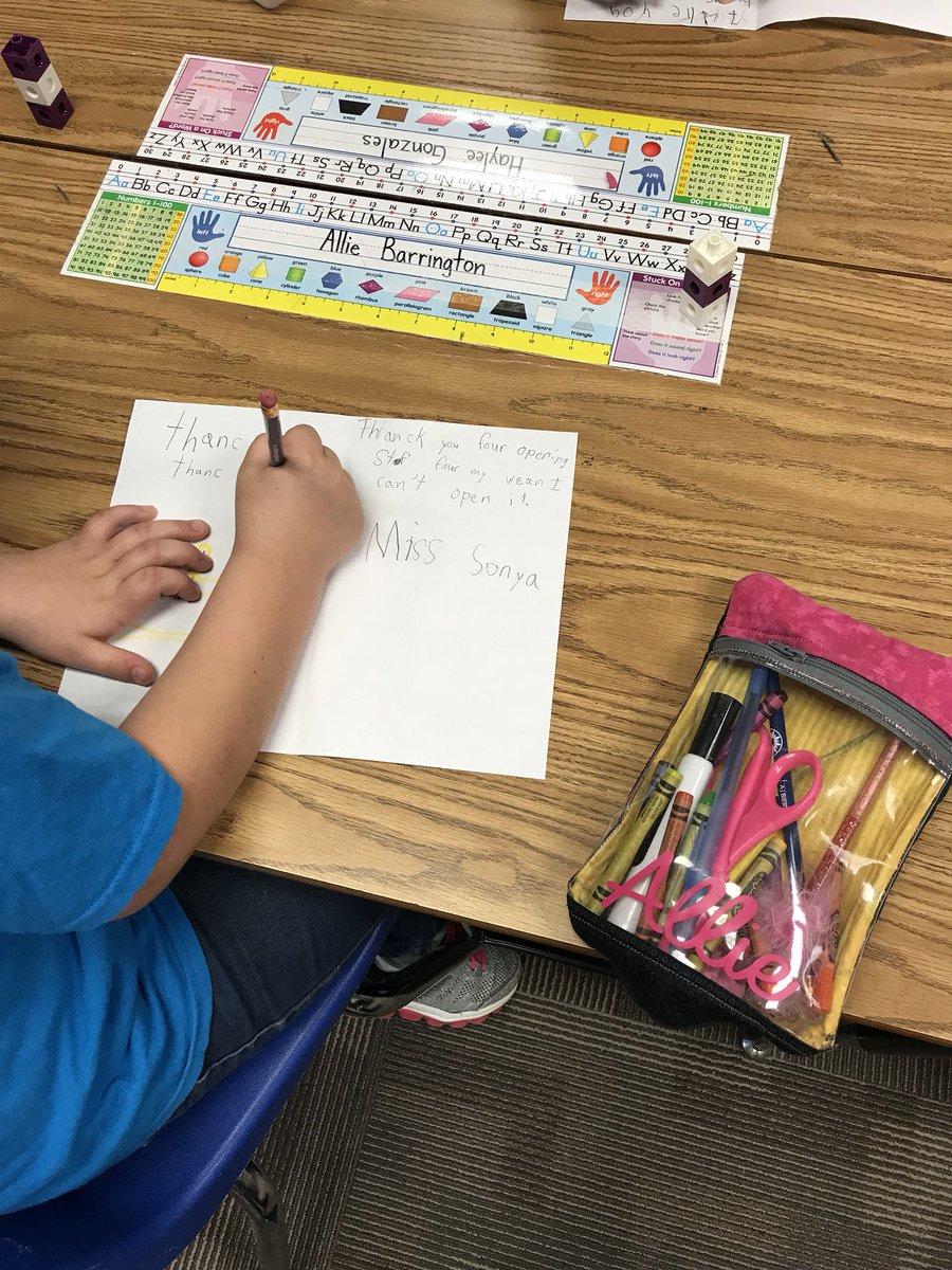 Mr_AdamAldridge's tweet image. These 1st graders sharpened their saw  this morning by writing sweet notes to our office staff!! Great job! @bcommander1 @PrairieViewES #pveleads