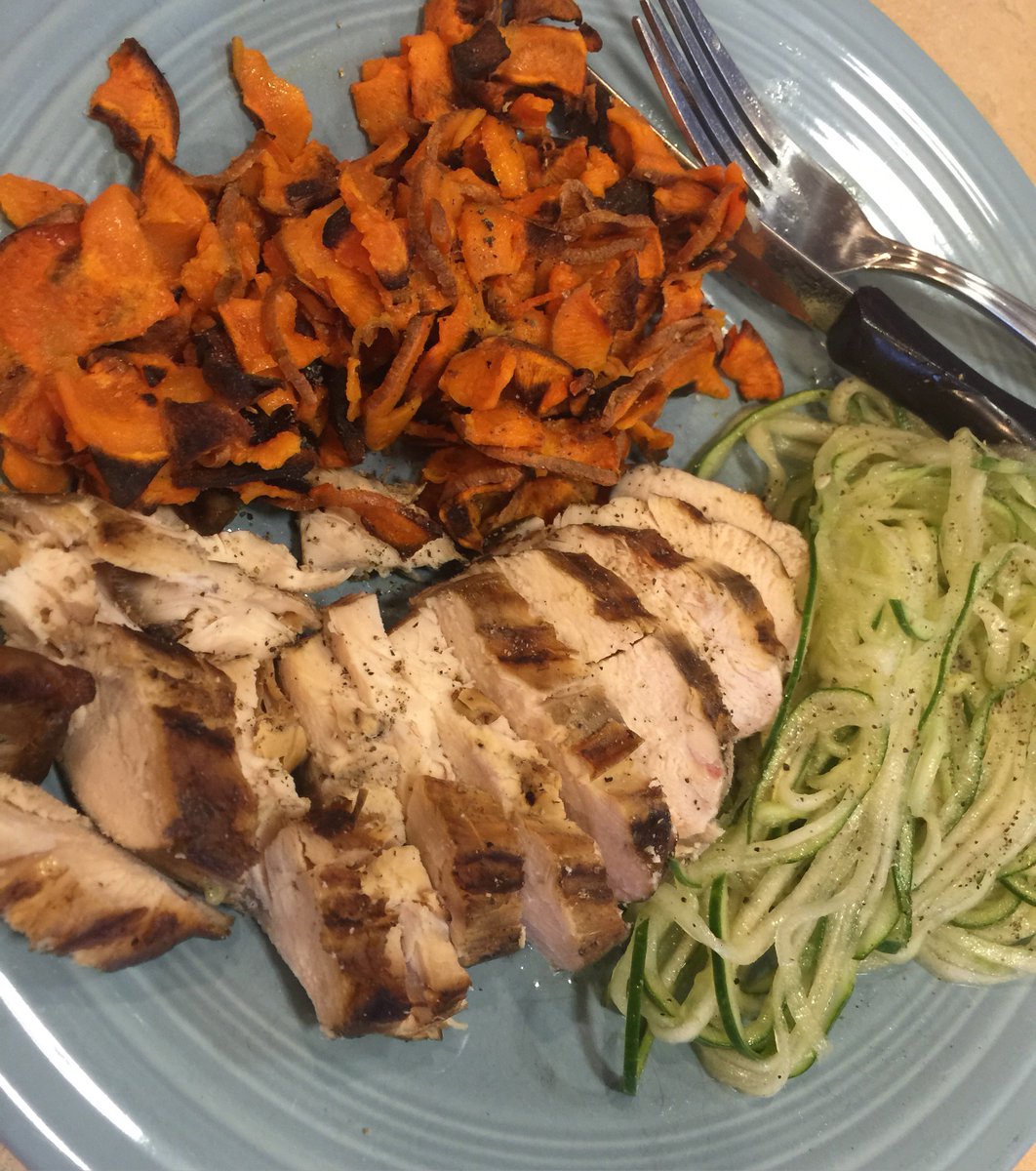 eatbycolor's tweet photo. Spring is finally here.  Great time to grill.  Here is a great way to do dinner a bit different.  https://t.co/NB0E7WjO9c #InstaFood #FitFam #FitWorkz #TheProjectStrong #EatbyColor TheProjectStrong https://t.co/fA7MXjTdKF