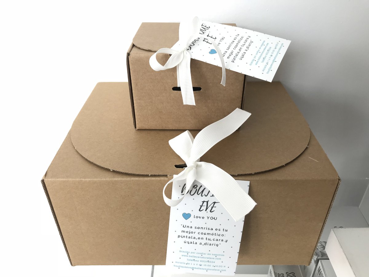 "Se dice mamá pero se pronuncia la mujer más valiosa del mundo"

 ¿Te gustaría felicitarla de una manera original? ¡Regálale un plus de belleza! 

Te lo ponemos fácil
*Elige producto
*Elige la dedicatoria 
Del resto nos encargamos nosotros

  bellezanaturaleve.com/boutique-eve/ #DiaDeLaMadre