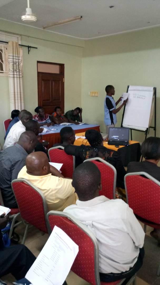 Ministry officials today met with district leaders and other stakeholders to set the tarrif for Nyarwodho GFS in Nebbi district <a href="/min_waterUg/">MINISTRY OF WATER AND ENVIRONMENT 🇺🇬</a> <a href="/DominicKavutse/">Dominic Kavutse</a> <a href="/alfayole/">Alfred Okot Okidi</a> <a href="/dwrmug/">DWRM Uganda</a> <a href="/WSDFUganda/">WSDFUganda</a>