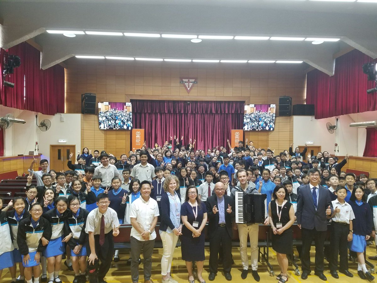 wongiwai's tweet photo. Wonderful to be working with #dutchdays2018 and having Vincent van Amsterdam conducting workshop and performance at #ymca secondary school, students had a great learning and exposure experience. @JGMRuigrok @NLinHongKong https://t.co/F8qLD71Od4