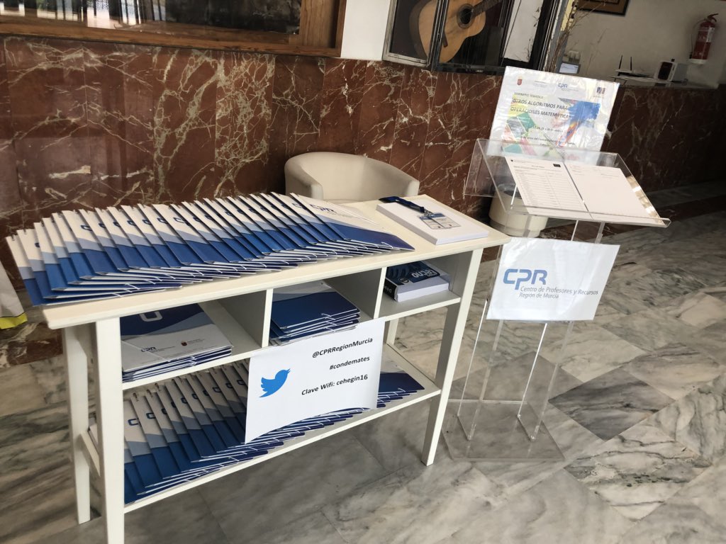 isabelalmelam's tweet photo. #condemates @CPRRegionMurcia terminando preparativos @OAOAMATEMATICA1 @isabelalmelam @mjvedoque https://t.co/hRETvBJlhA