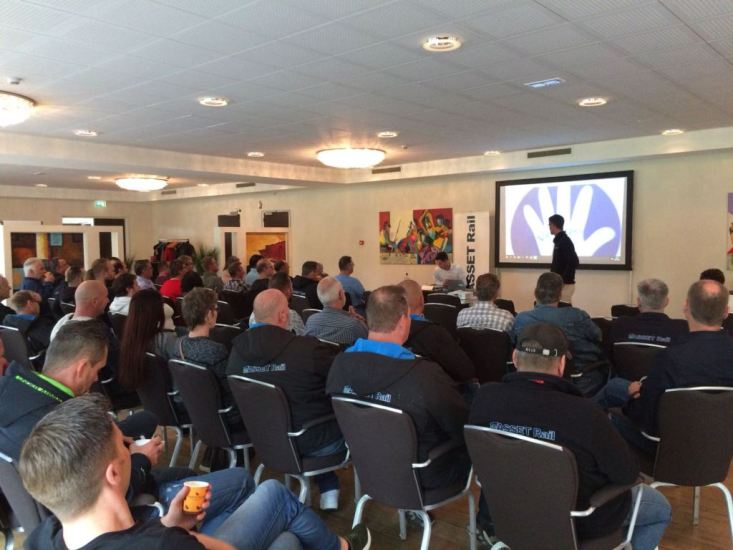 ASSET Rail (@assetrail) on Twitter photo Vandaag is de laatste van de vier <a href="/ASSETRail/">ASSET Rail</a> Zien-Handelen-Leren dagen 2018 bij Fletcher hotel Doorwerth. Op deze dagen maken we onze medewerkers bewust van hun eigen handelen#ZHL#leerzaam#eigenaarschap. Vandaag is de laatste van de vier <a href="/ASSETRail/">ASSET Rail</a> Zien-Handelen-Leren dagen 2018 bij Fletcher hotel Doorwerth. Op deze dagen maken we onze medewerkers bewust van hun eigen handelen#ZHL#leerzaam#eigenaarschap.