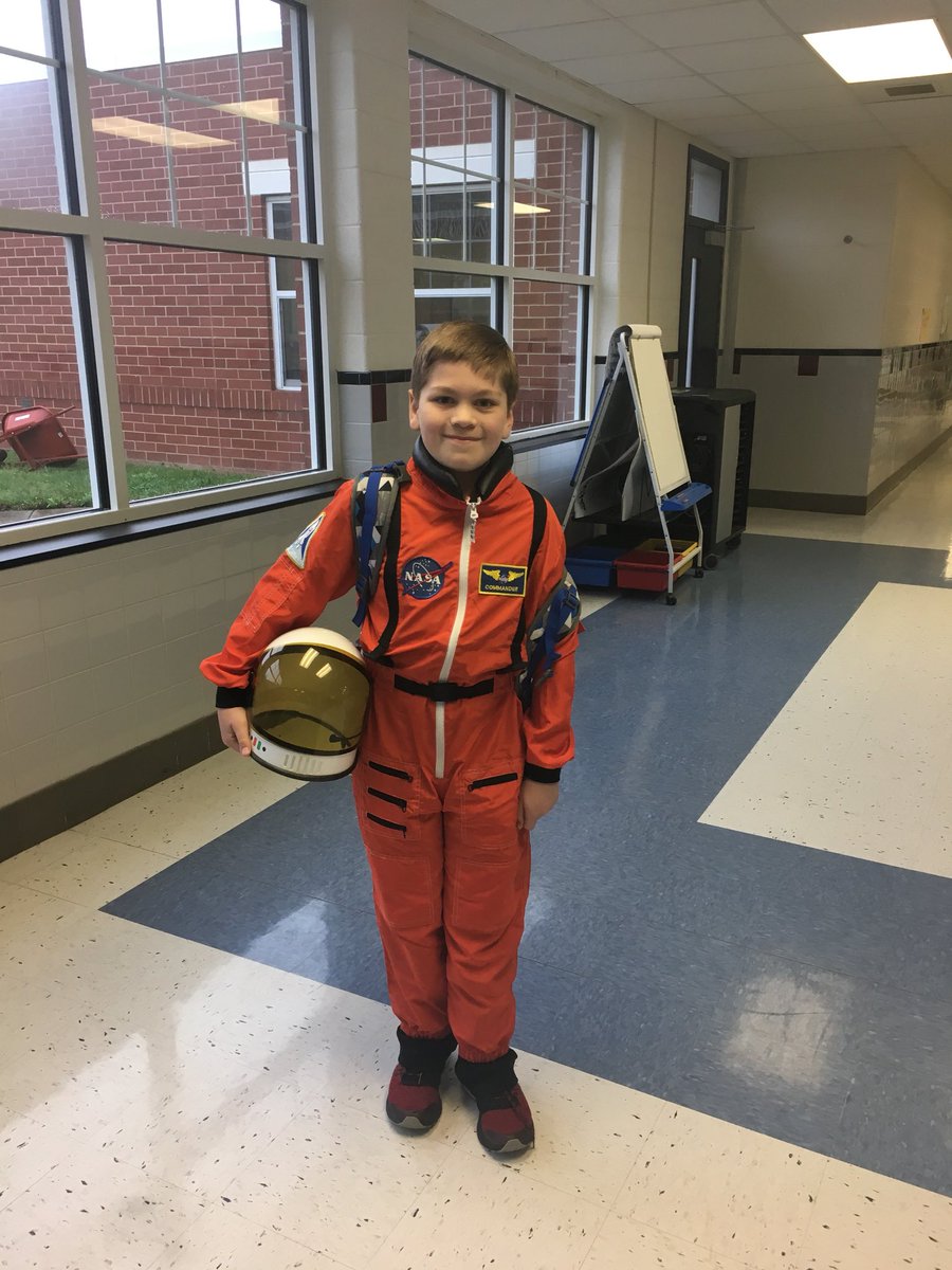 msdavispnb's tweet photo. Wow!! He’s ready for takeoff!! @PThiessen_LCPS https://t.co/BhYCCkaCV6
