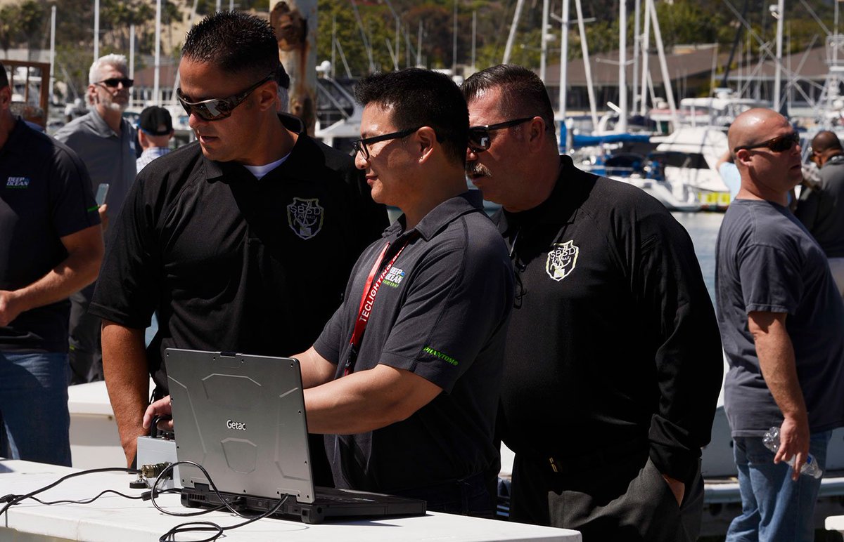 deep_ocean_inc's tweet photo. Deep Ocean Engineering attended the #CBSOA #Training #Symposium and used the Phantom® T5 to #demonstrate its thrusters' significant propulsion and control. Pictured below is Vice President of Sales, Mike Takeda, controlling the #ROV.

#DeepOcean #Engineering #PhantomT5 https://t.co/7RFgFh0qXV