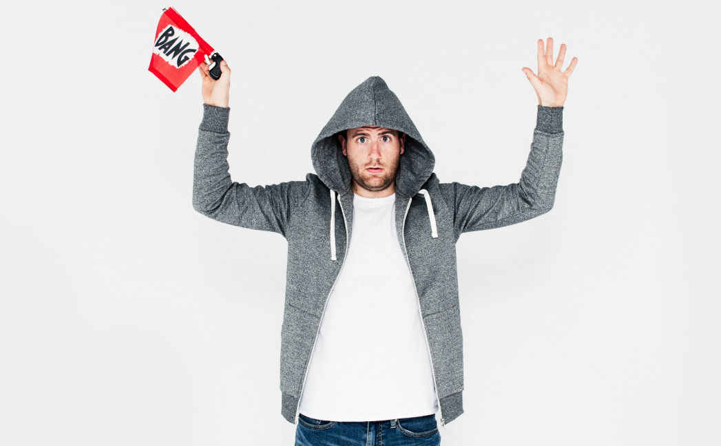 Bang is het cabaretdebuut van Martijn Kardol uit Barneveld. Hierin neemt hij je mee in zijn wonderlijke wereld vol creatieve observaties en oplossingen. Vanavond in Theater <a href="/Hof88/">Theater Hof 88</a> in Almelo. Info ➤ goo.gl/NZJ9hh.