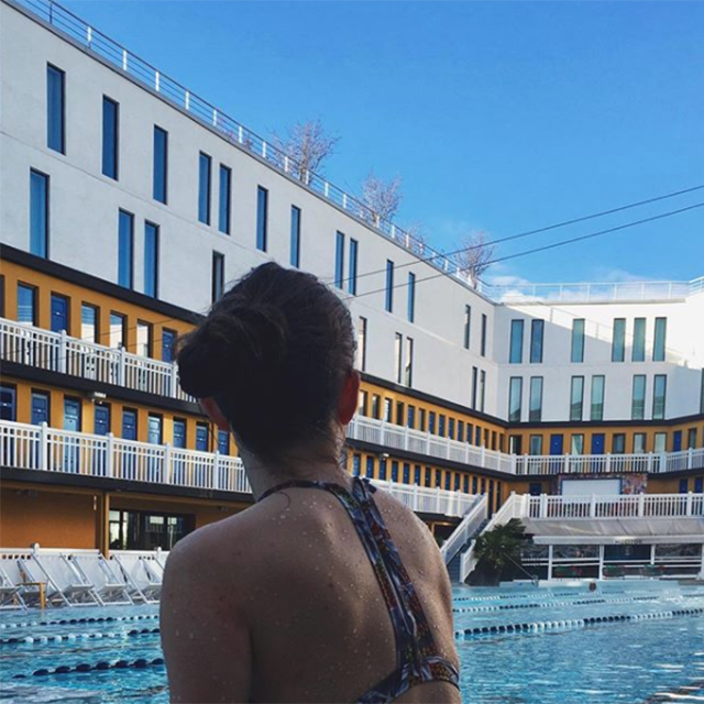 Un petit moment de détente lors d'un weekend parisien pour @_loufit 😄 Il y a pire comme endroit..😆 
#SwimCollector #h2oactive #Molitor #Paris #SpeedoFrance #Natation #Nager #Swimming #Swim