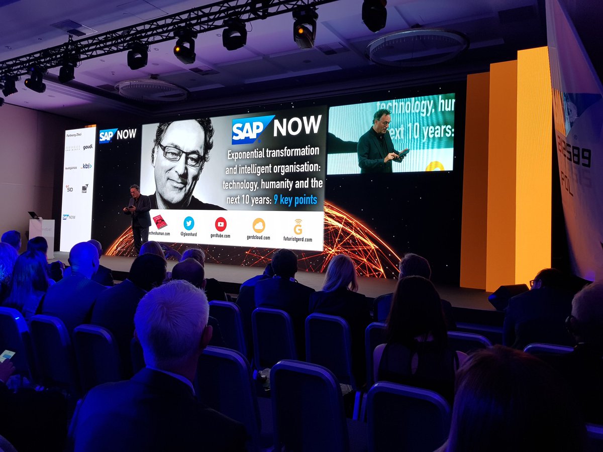 kfryd's tweet photo. Nasz dobry znajomy z #CIOCITY w Amsterdamie @gleonhard w świetnej formie na warszawskiej konferencji @SAP #CIONET #SAPNowWarsaw https://t.co/TzUA3JbRyH