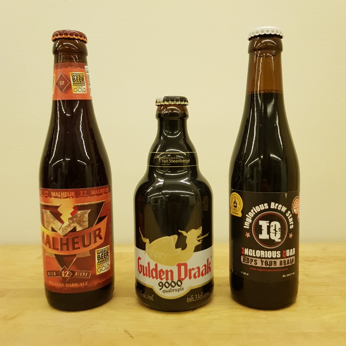 LambicusBCN's tweet photo. Dijous 3 de maig a les 20 h tenim un d'aquells tasts que fan història.
3 quàdruples i segur que molta diversió.
Us avancem que alguna de les de la foto entrarà... 😉
Reserveu la vostra plaça al web de #lambicus:
https://t.co/vMlSpaMybb https://t.co/rw1F8Fk5g7