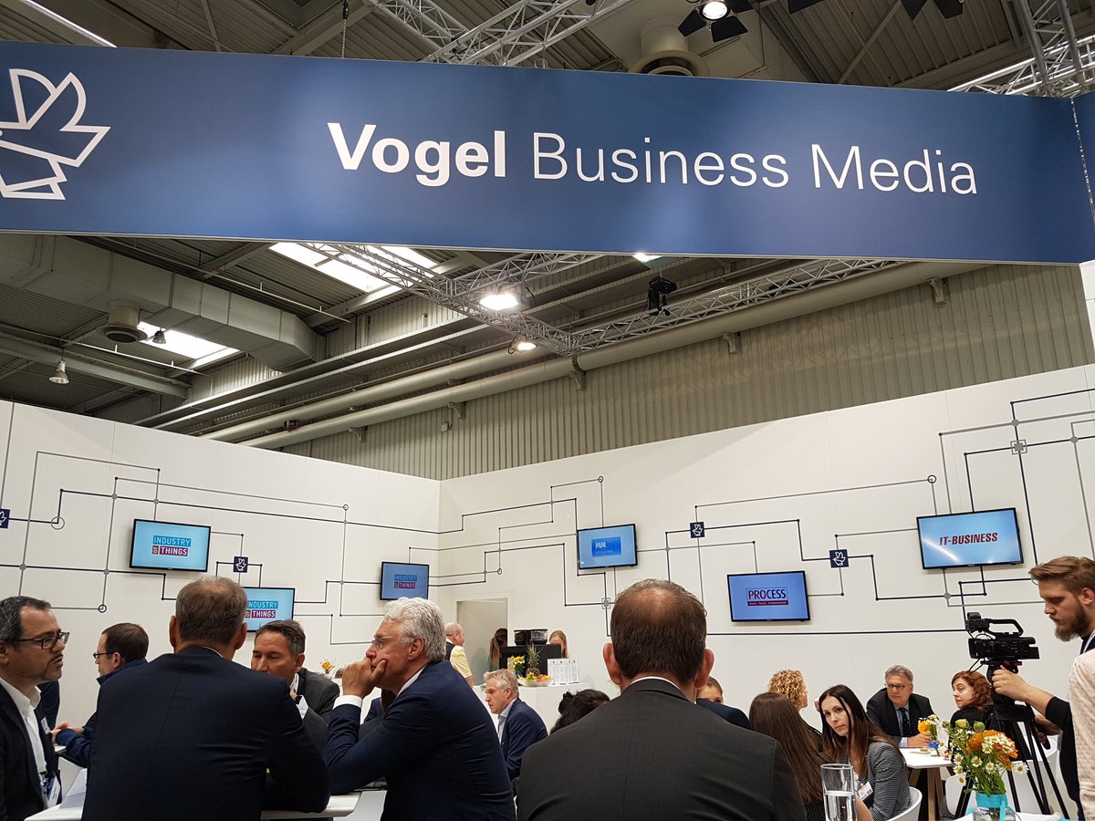 s_mue93's tweet photo. Expertentreffen von @itmeetsindustry am Stand von @MediaforMarkets #Industrie40 #HM18 https://t.co/onRvLpoiel
